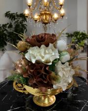 zamak kulp ayaklı çiçek aranjmanı altın